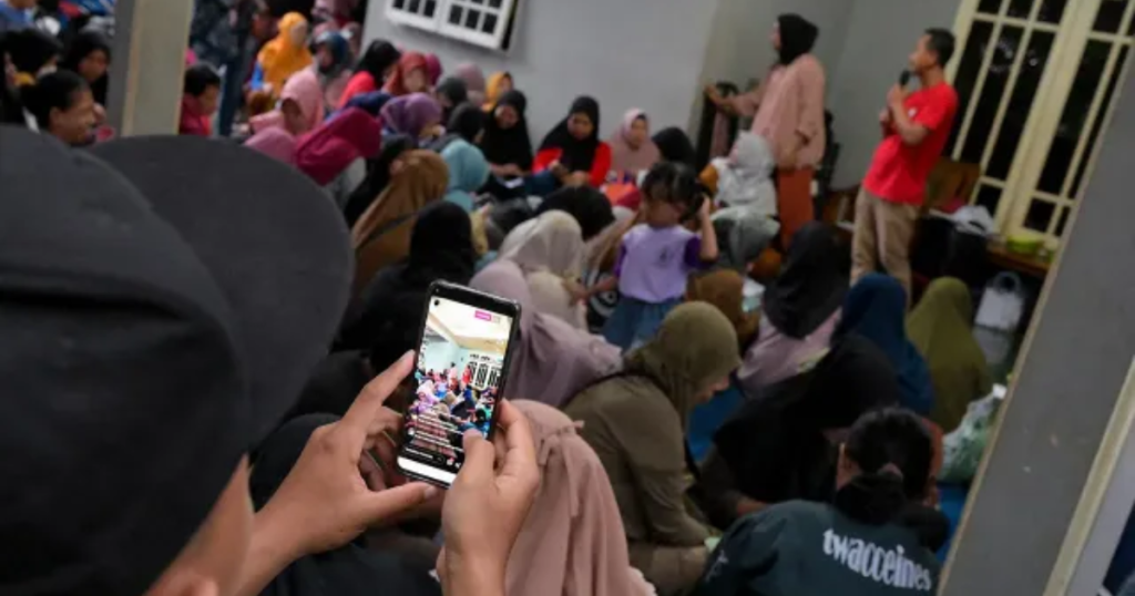 impact of social media on democracy